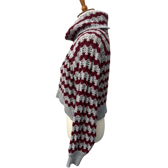 John & Jenn REVOLVE cropped chunky knit cowl neck sweater, gray burgundy  XS - Picture 5 of 8